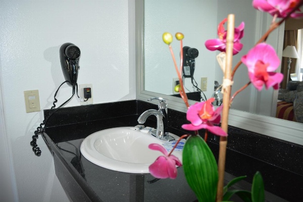 Sunset Motel image 42