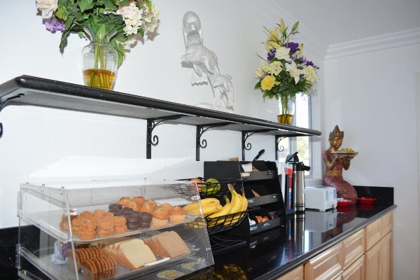 Sunset Motel image 43