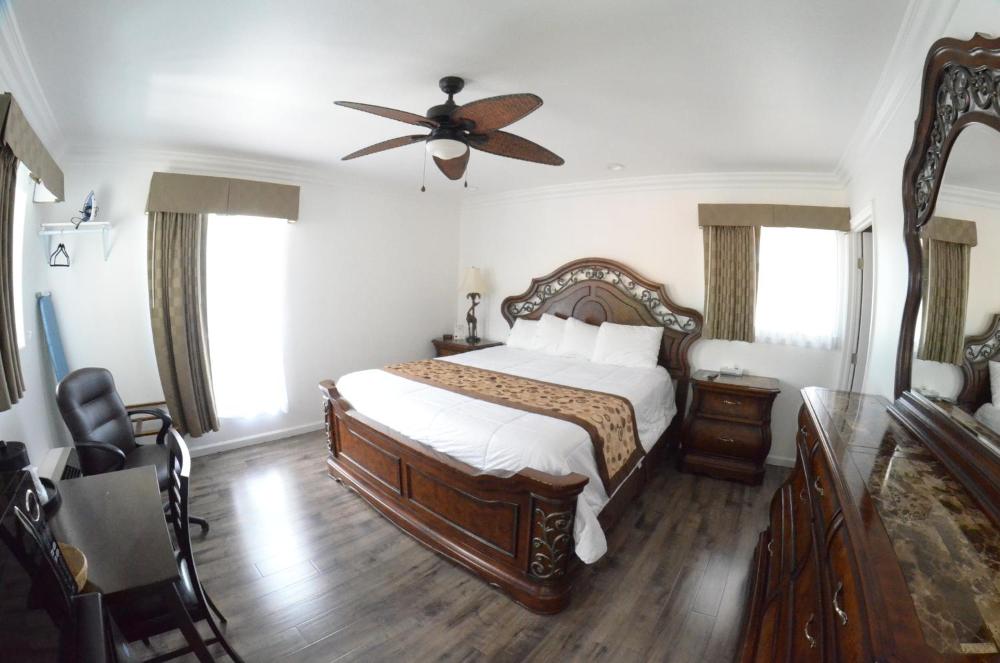 King Suite with Spa Bath